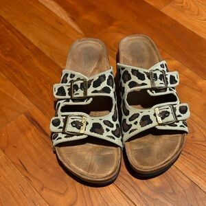 Leopard Print Buckle Sandals Size 9